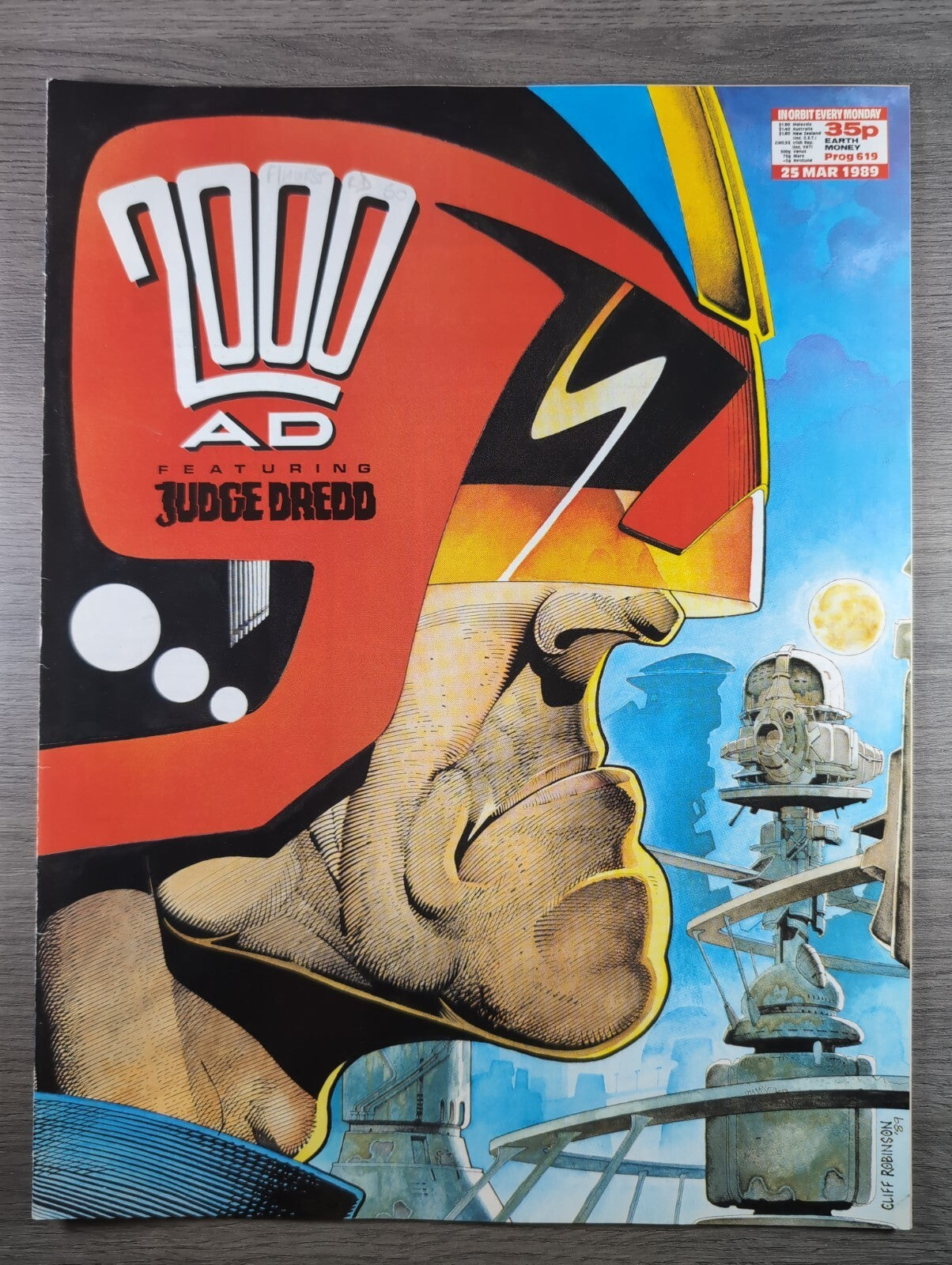 2000AD Prog 619 Featuring Judge Dread Comic 25th March 1989 Vintage Retro Comic