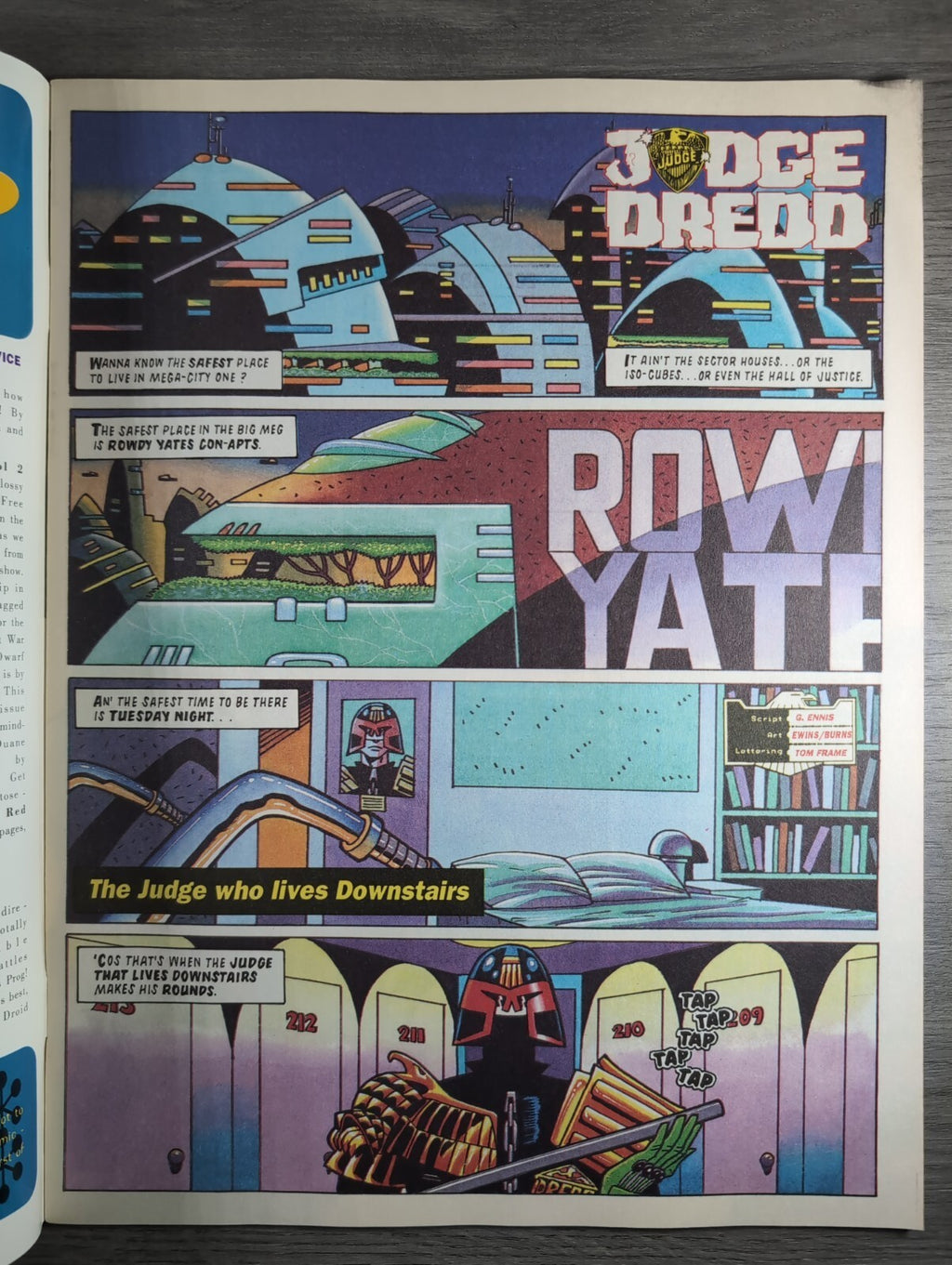 2000AD Prog 831 Featuring Judge Dredd Comic 17th April 1993 Vintage Retro Comic
