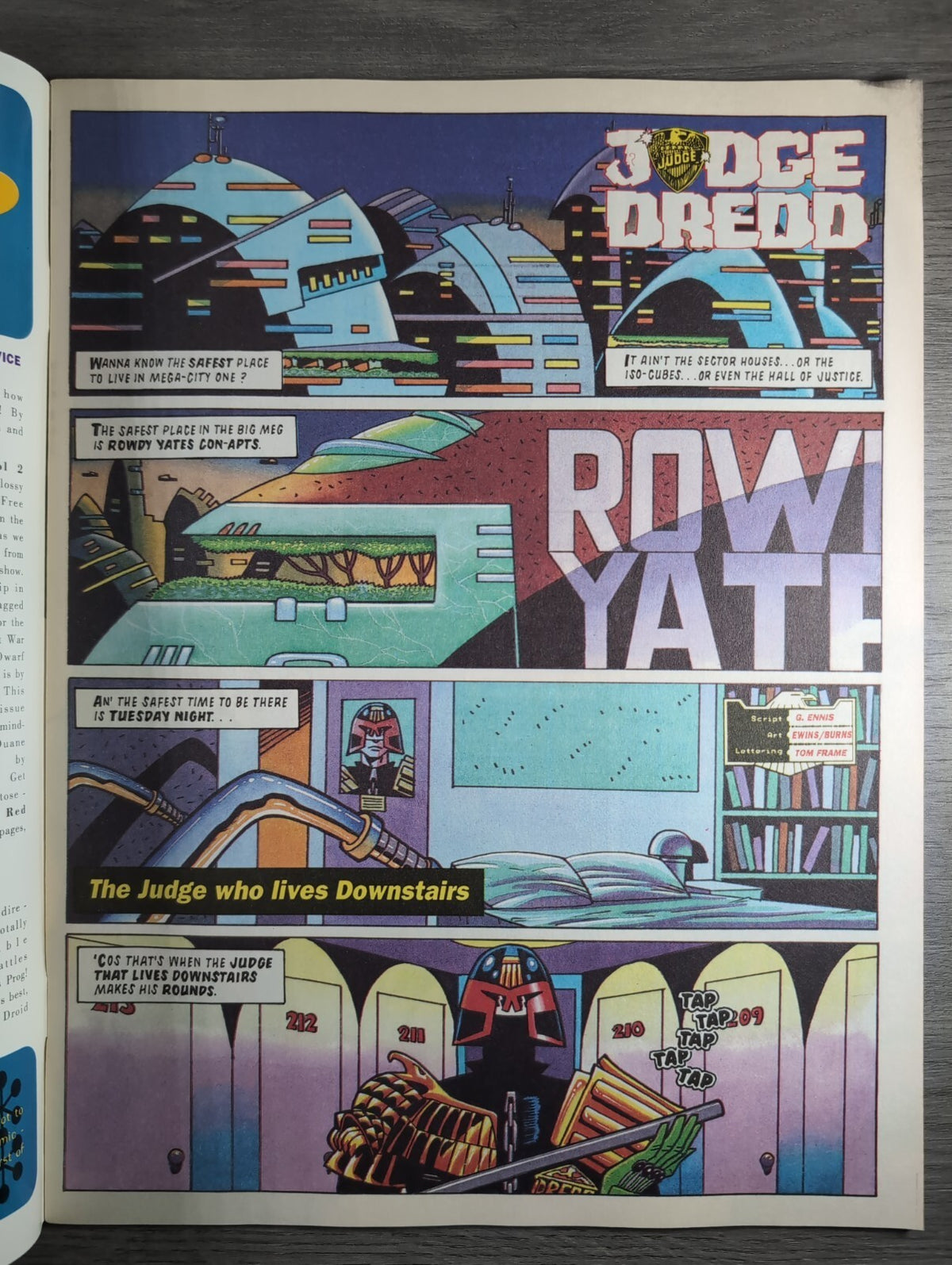 2000AD Prog 831 Featuring Judge Dredd Comic 17th April 1993 Vintage Retro Comic