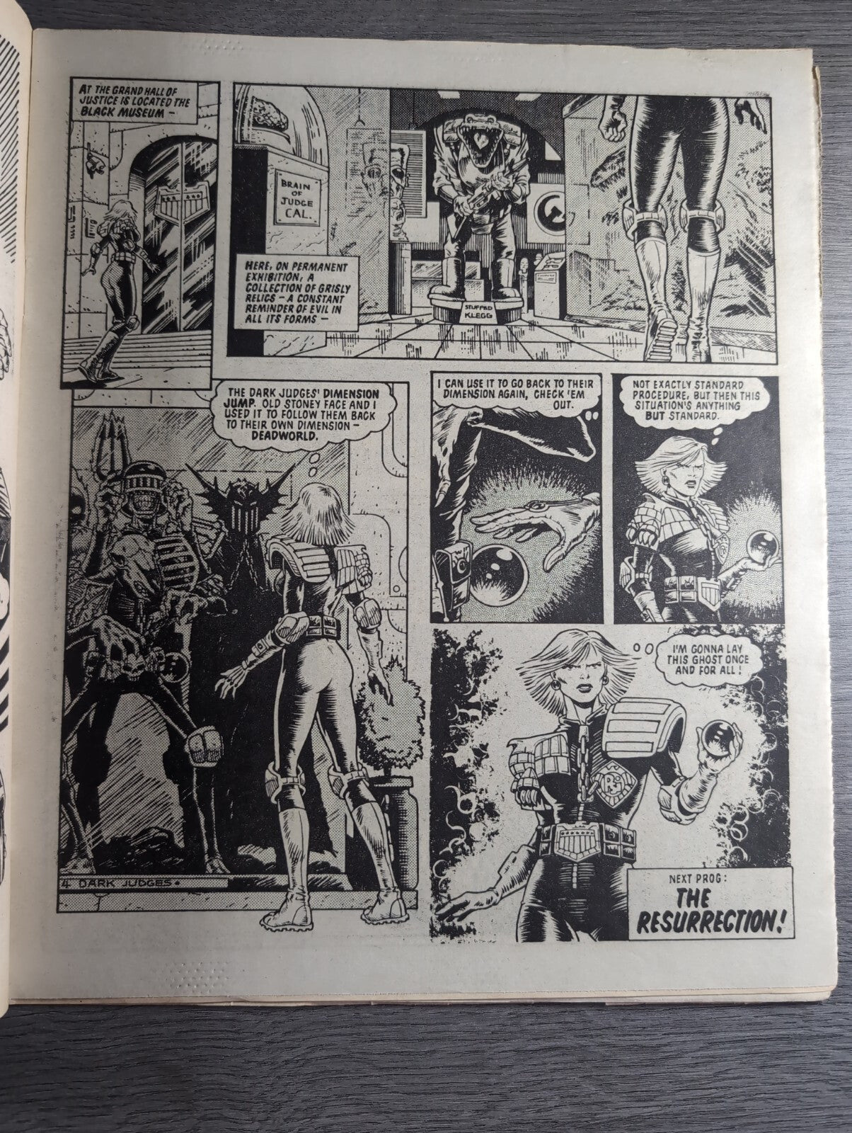 2000AD Prog 417 Featuring Judge Dread Comic 11th May 1985 Vintage Retro Comic