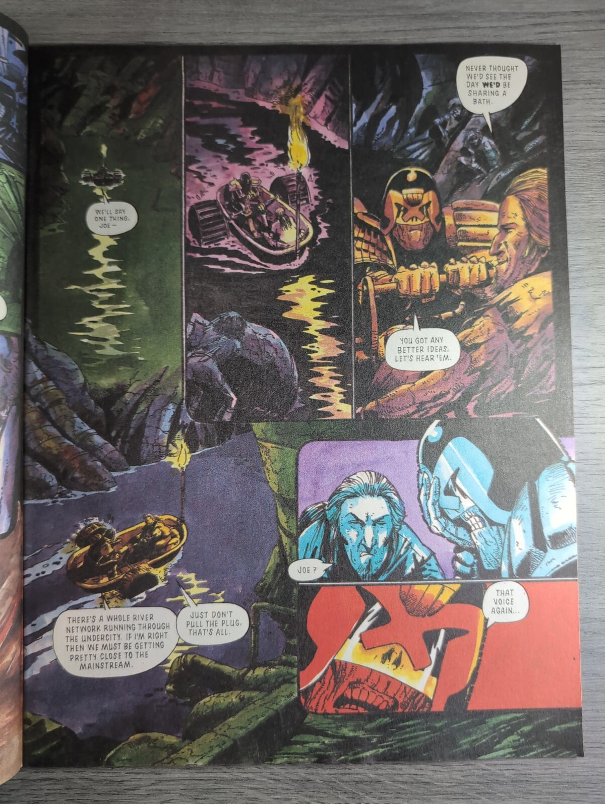 2000AD Prog 690 Featuring Judge Dredd Comic 4th August 1990 Vintage Retro Comic
