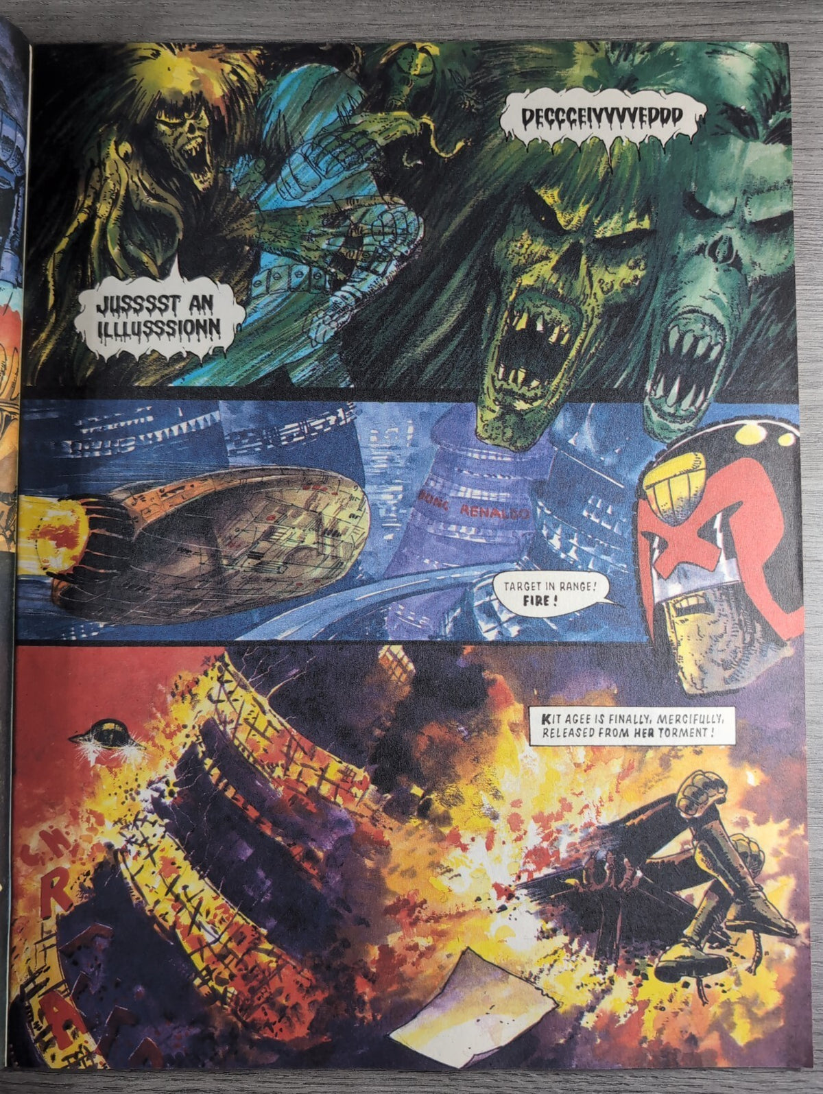 2000AD Prog 695 Featuring Judge Dredd Comic 8th Sept 1990 Vintage Retro Comic