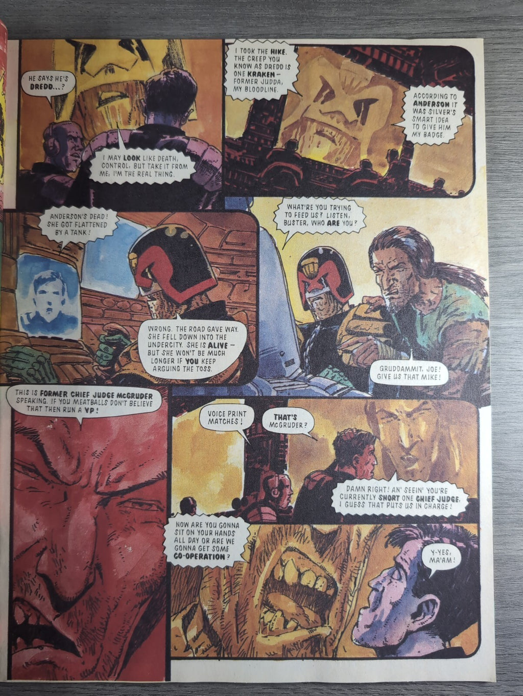 2000AD Prog 696 Featuring Judge Dredd Comic 15th Sept 1990 Vintage Retro Comic