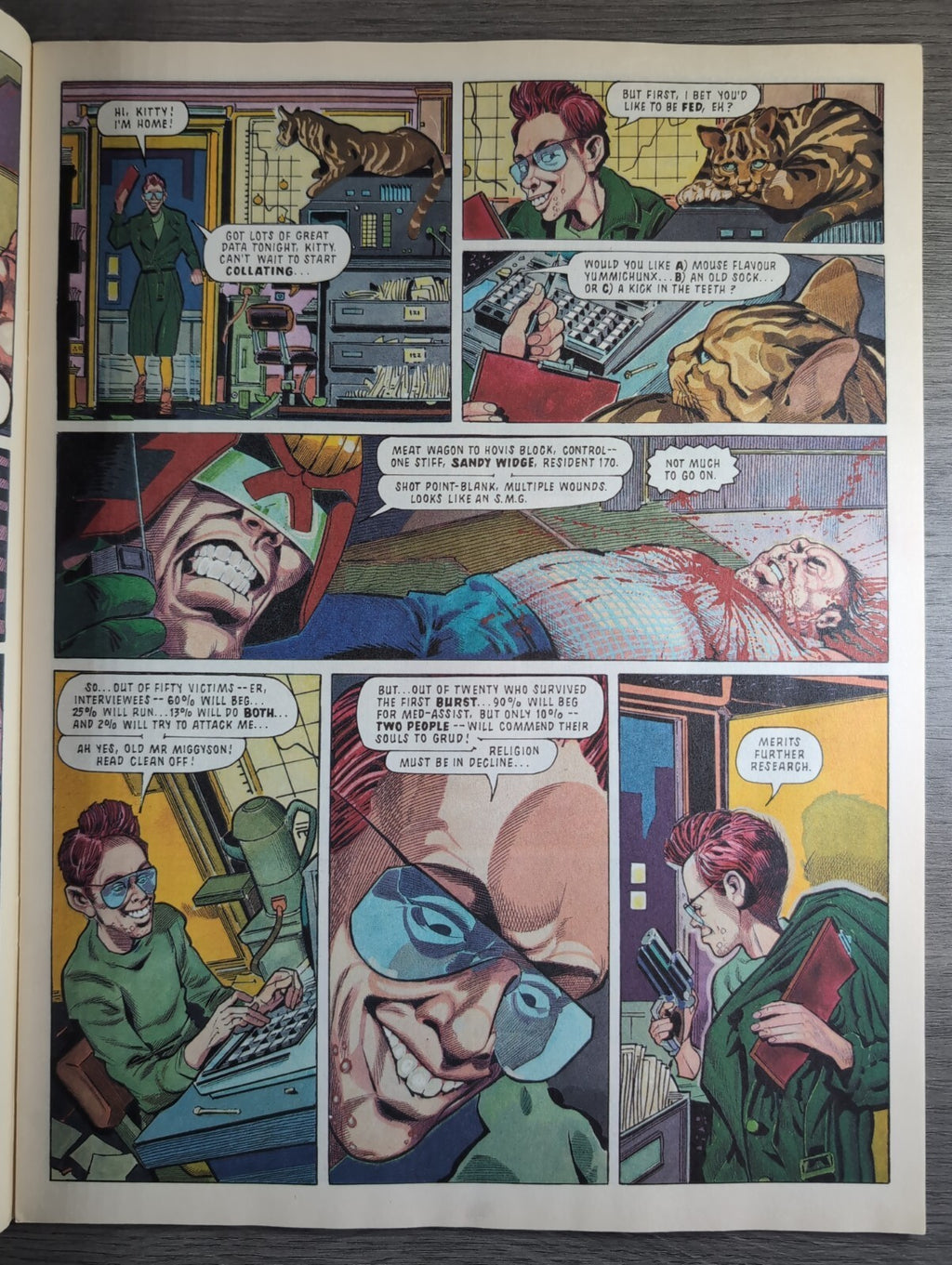 2000AD Prog 824 Featuring Judge Dredd Comic 27th Feb 1993 Vintage Retro Comic