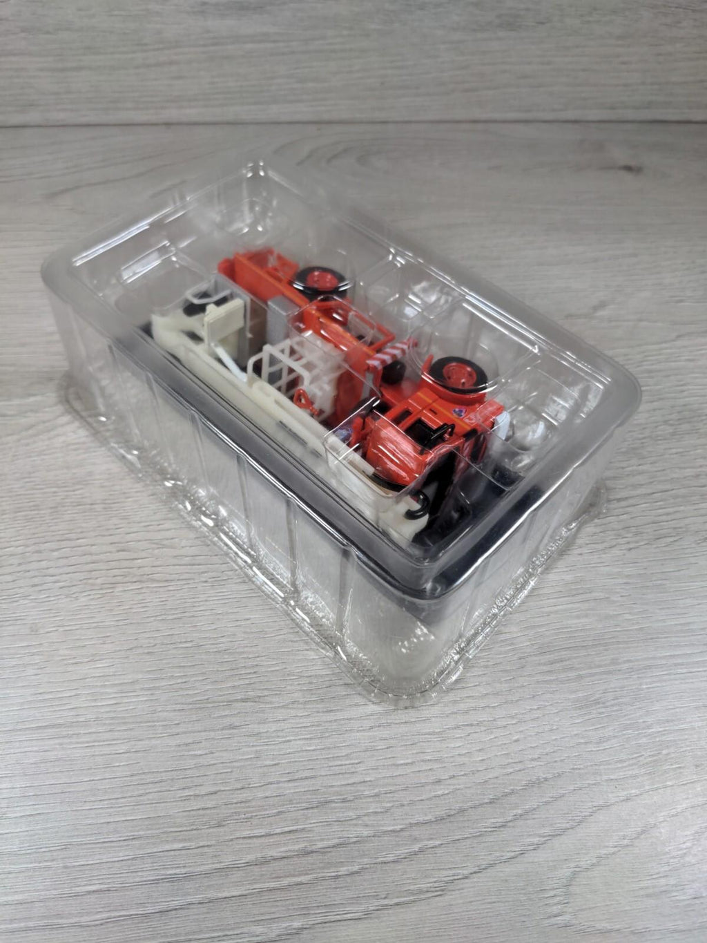 Del Prado Fire Engines of the World 1995 CBEA 18M Renault 1:64 Scale Sealed