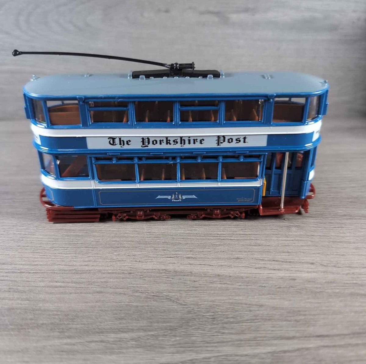 Exclusive First Editions E14301 Yorkshire Post Stylo Leeds Transport 1:76 Scale