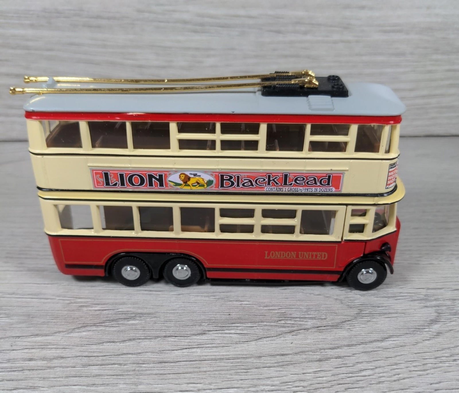 Matchbox Collectables 1913 Diddler Trolley Bus Diecast Model YET01M 1995 Vintage