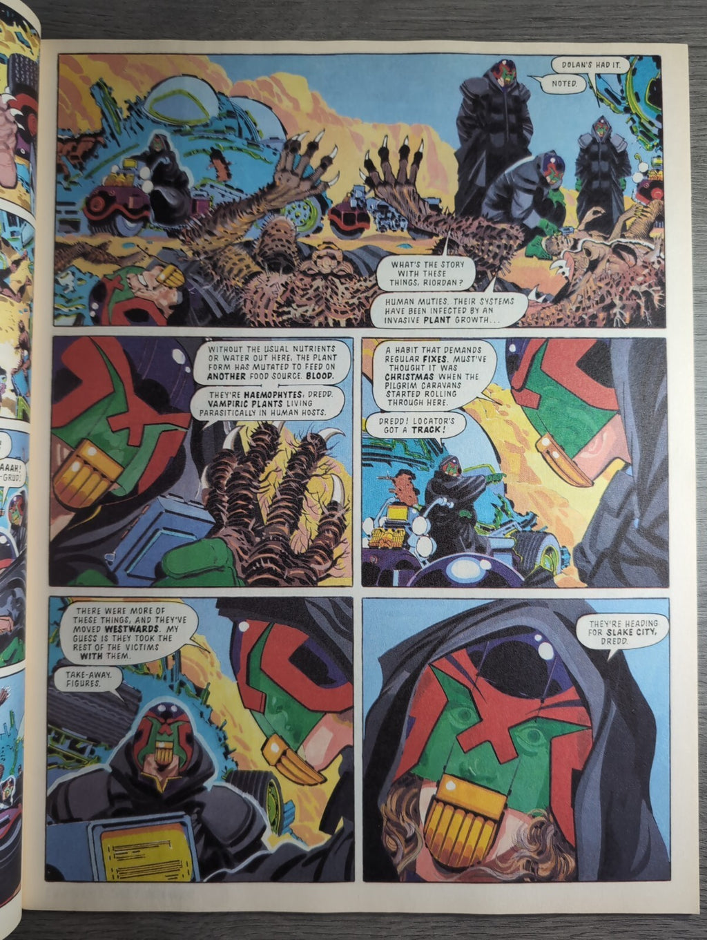 2000AD Prog 895 Featuring Judge Dredd Comic 8th July 1994 Vintage Retro Comic