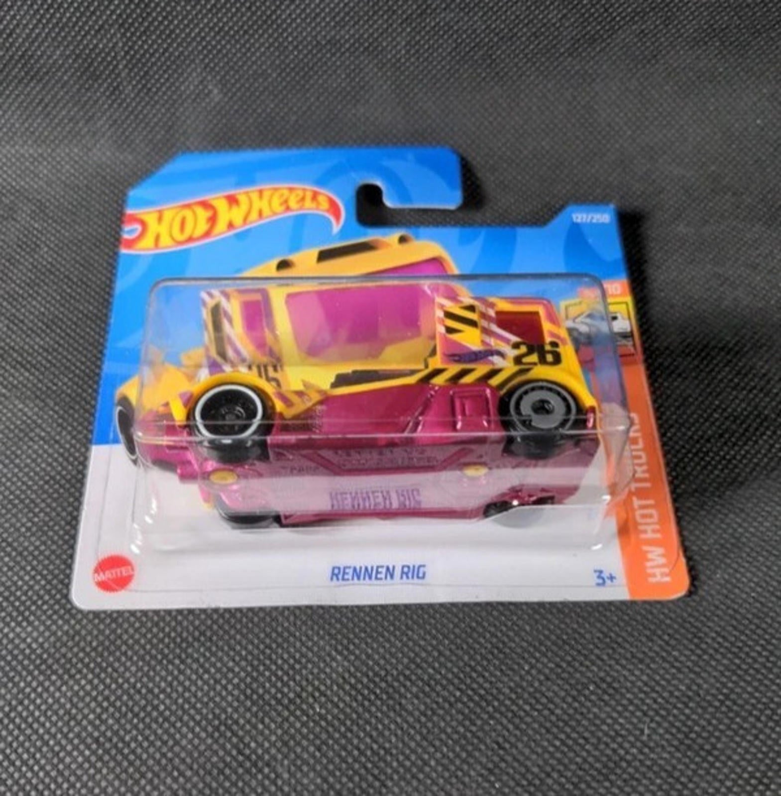 Hot Wheels  Rennen Rig  HW Hot Trucks 10/10 - 2022 - 127/250 Diecast Model 1:64 - Retrorama UK