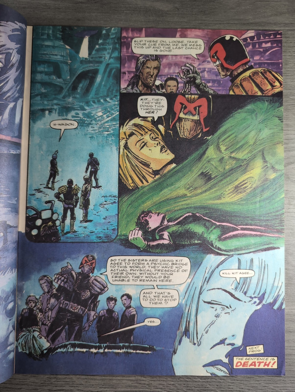 2000AD Prog 693 Featuring Judge Dredd Comic 25th Aug 1990 Vintage Retro Comic
