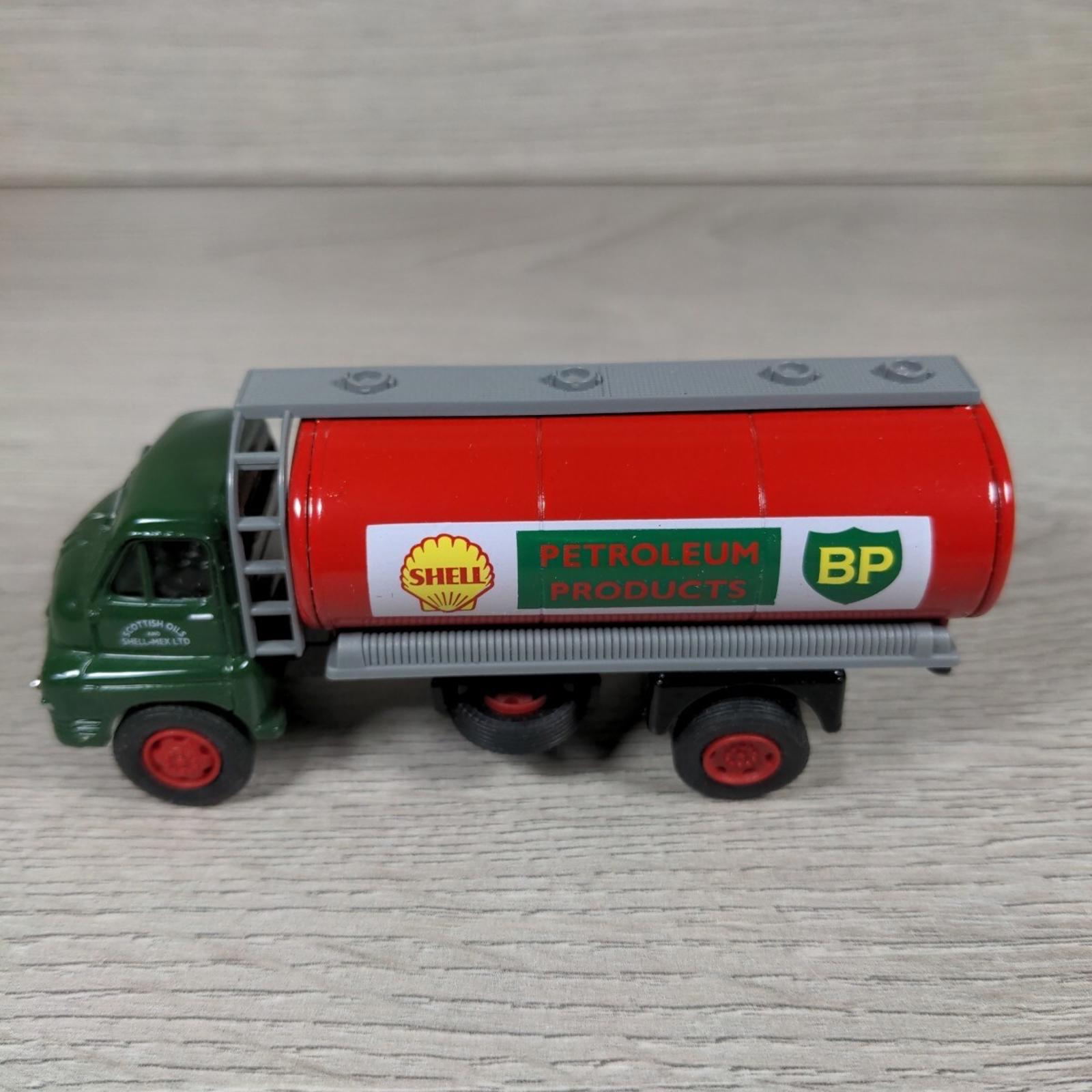 Vanguards Bedford S Type Tanker VA7001 1:64 Scale Diecast Model Truck