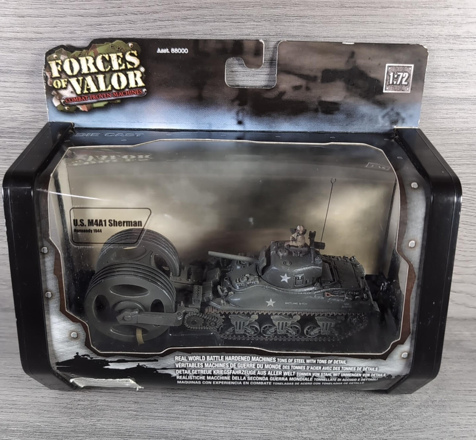 Forces Of Valour U.S. M4A1 Sherman Tank Normandy 1944 1:72 Scale Model 85024