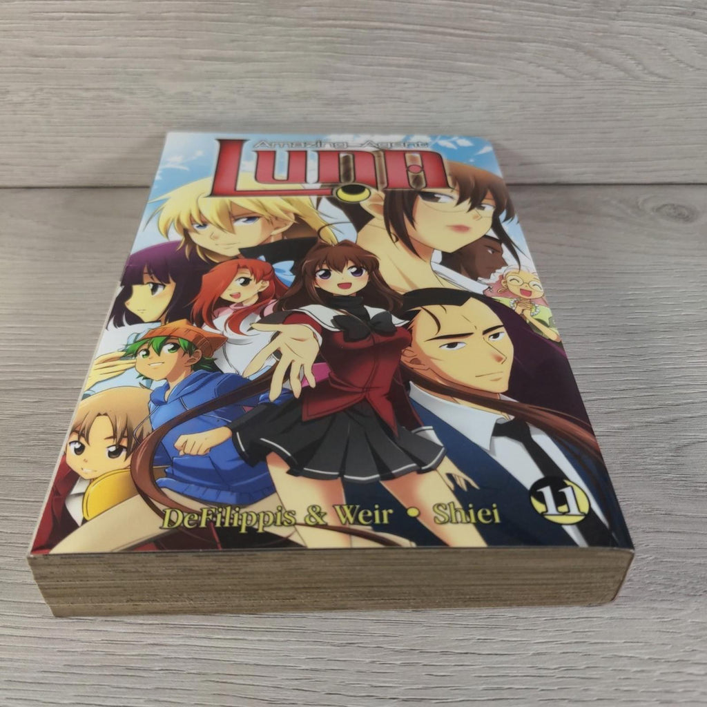 Amazing Agent Luna Vol. 11 by Nunzio DeFilippis  Manga Paperback Book 2015 - Retrorama UK