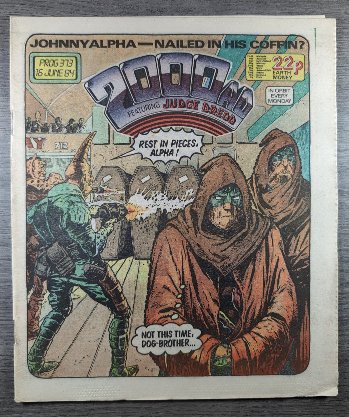 2000AD Prog 373 Featuring Judge Dredd Comic 16th June 1984 Vintage Retro Comic