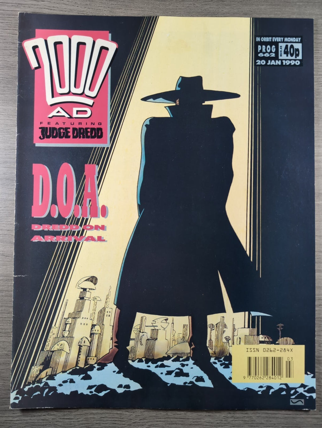 2000AD Prog 662 Featuring Judge Dread Comic 20th Jan 1990 Vintage Retro Comic - Retrorama UK