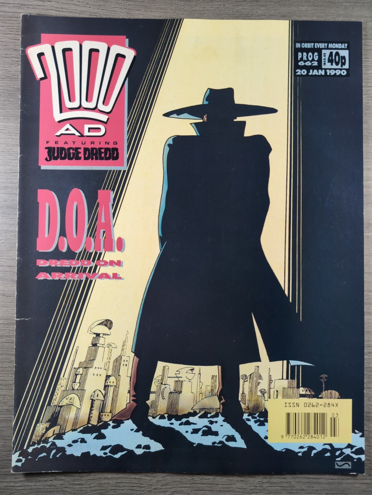 2000AD Prog 662 Featuring Judge Dread Comic 20th Jan 1990 Vintage Retro Comic - Retrorama UK