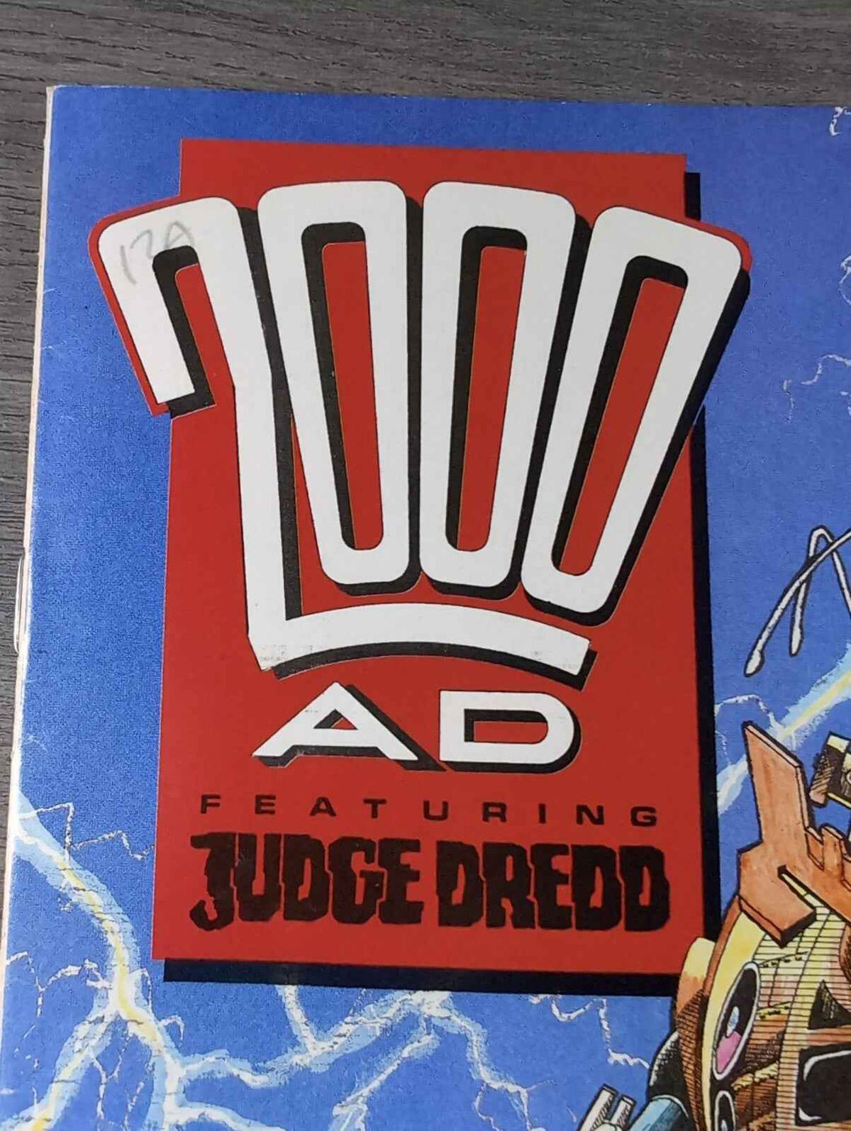 2000AD Prog 672 Featuring Judge Dredd Comic 31st March 1990 Vintage Retro Comic