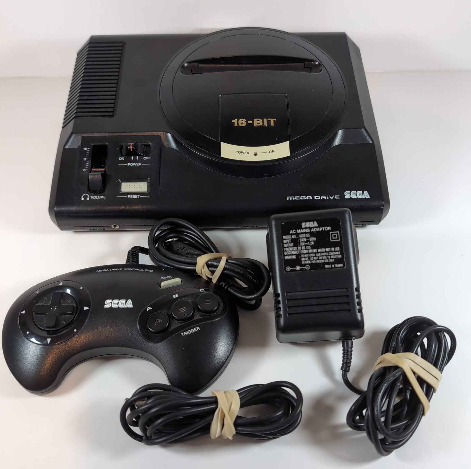 Sega Mega Drive Console 16- BIT UK PAL Region Retro Video Gaming Fully Tested