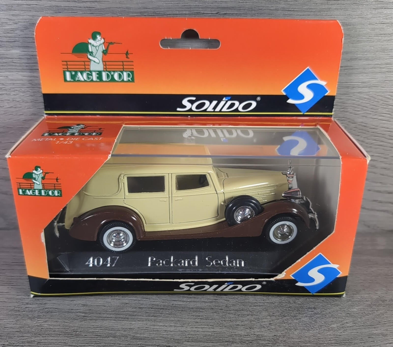 Solido Packard Sedan 4047  1:43 Scale Diecast Model Car