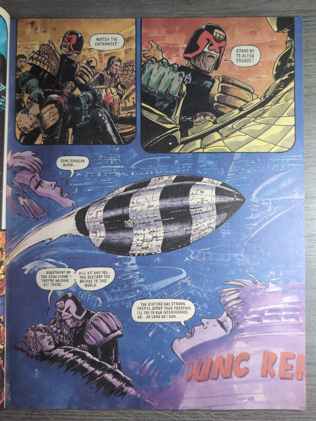 2000AD Prog 694 Featuring Judge Dredd Comic 1st Sept 1990 Vintage Retro Comic