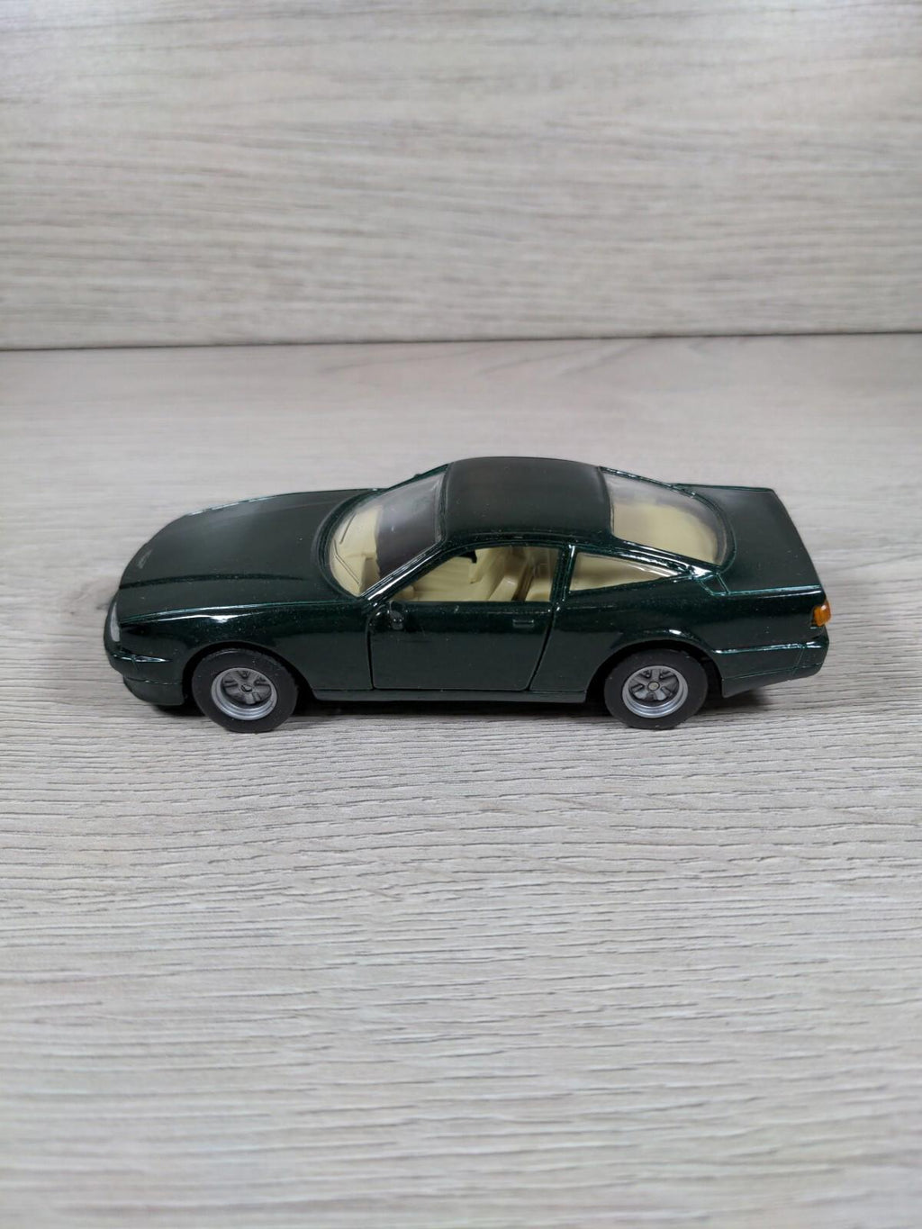 Shell Garage Sports Car Collection Aston Martin Virage Dicast Car Vintage Retro - Retrorama UK