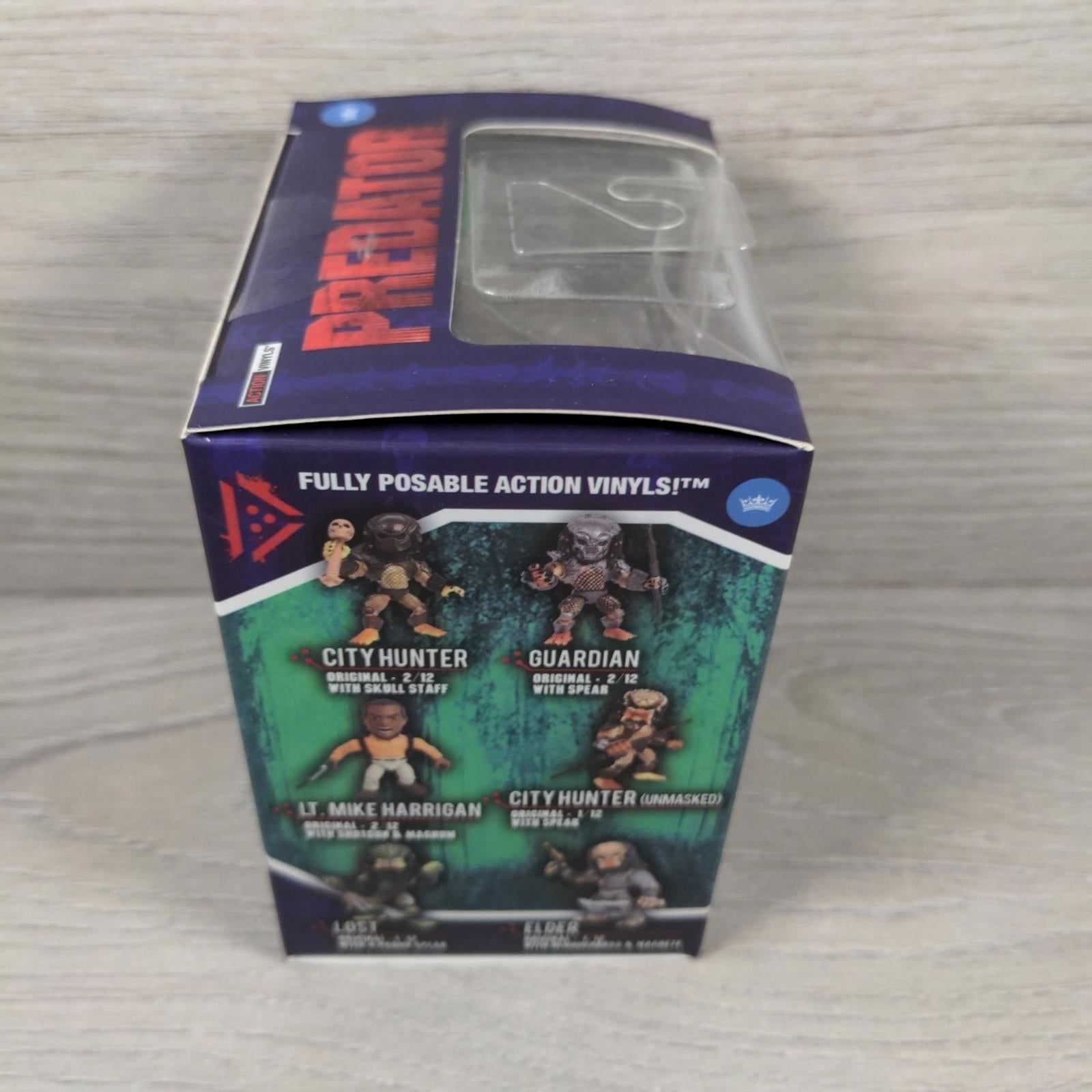 The Loyal Subjects 2019 Predator 3" Action Vinyl Figure: City Hunter Skull Staff