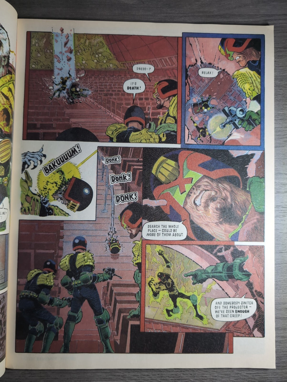 2000AD Prog 701 Featuring Judge Dredd Comic 20th Oct 1990  Vintage Retro Comic
