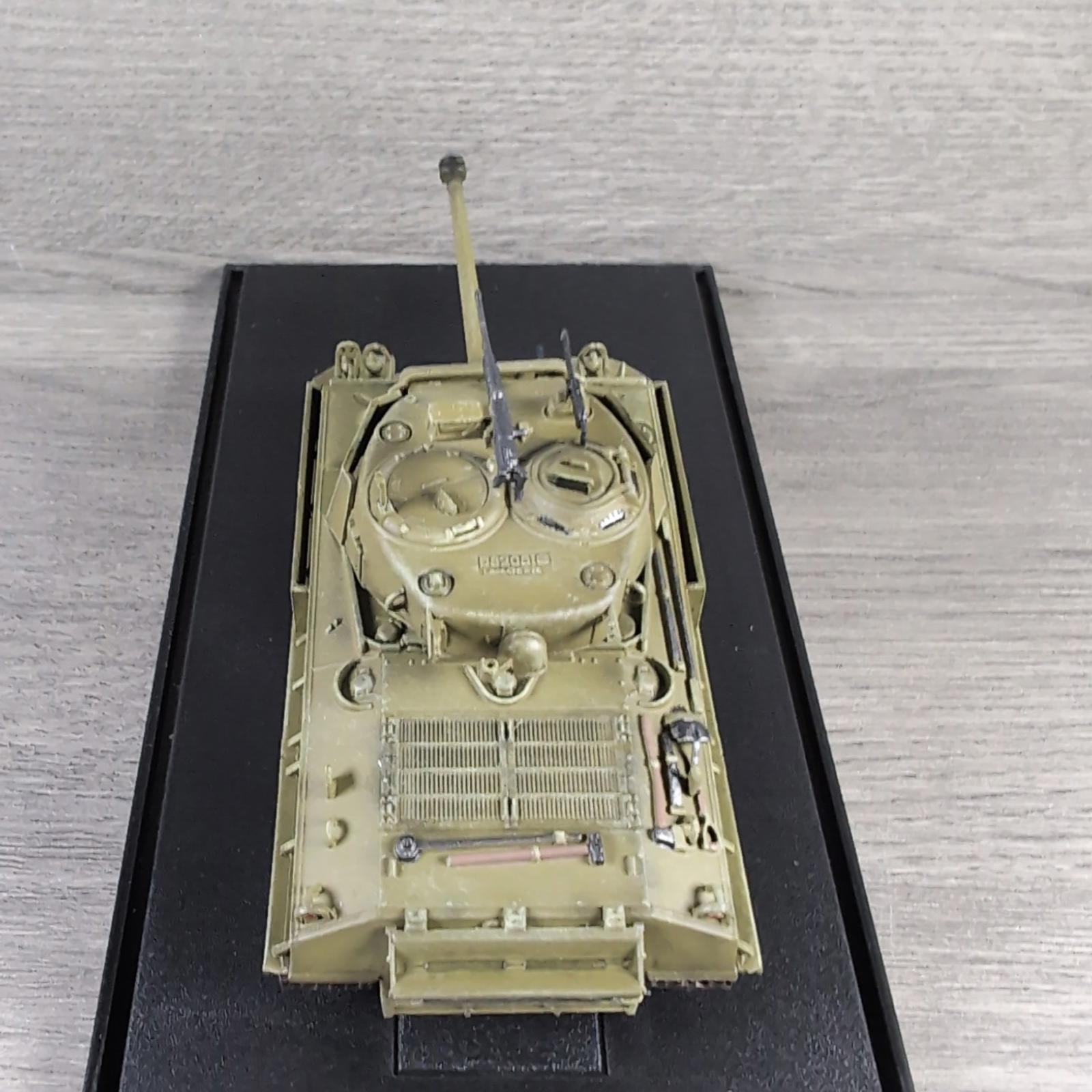 Dragon Armor M4A3E8(76)W HVSS 37th Tank Battalion Germany 1945 1:72 Scale Model