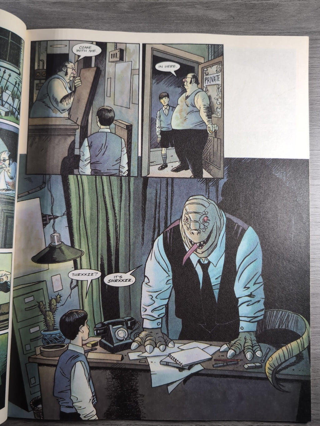 2000AD Prog 886 Featuring Judge Dredd Comic 6th May 1994 Vintage Retro Comic