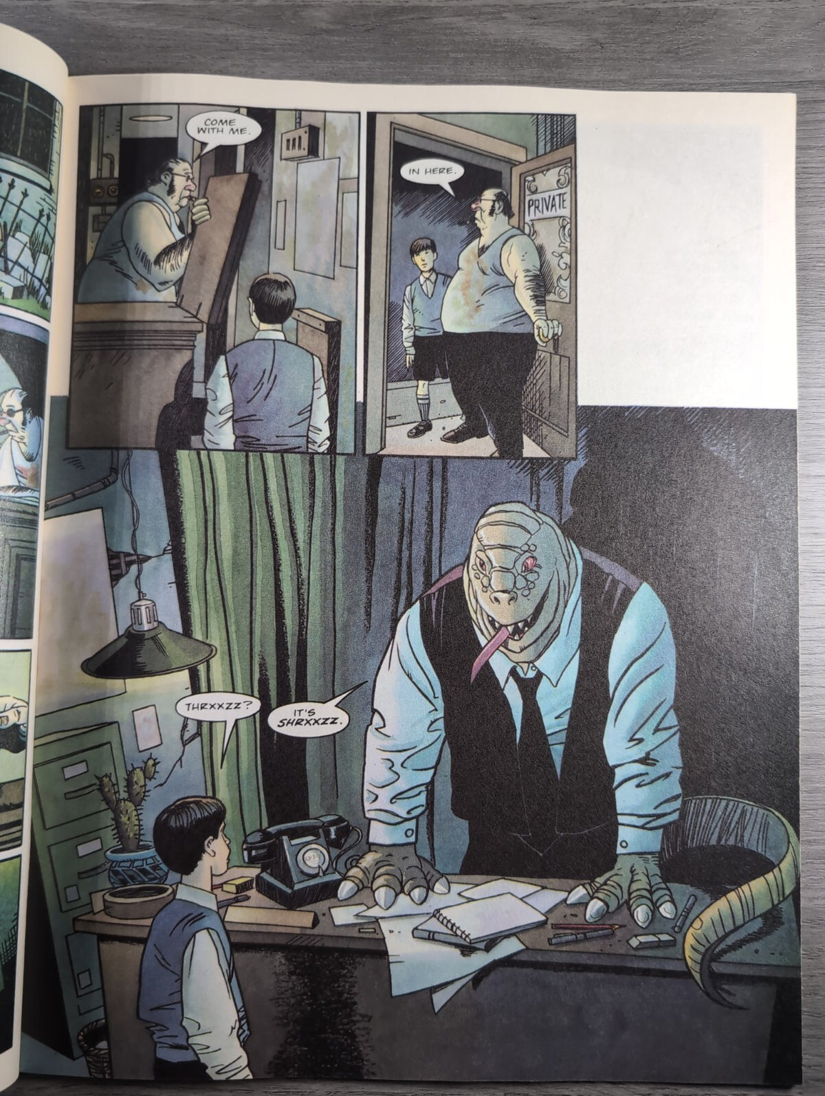 2000AD Prog 886 Featuring Judge Dredd Comic 6th May 1994 Vintage Retro Comic