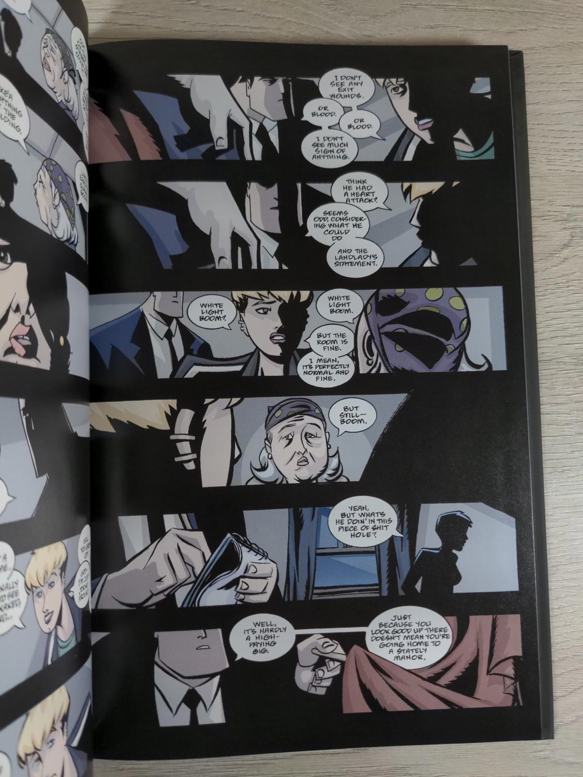 Powers Volume 3: Little Deaths by Brian M Bendis Icon Graphic Novel