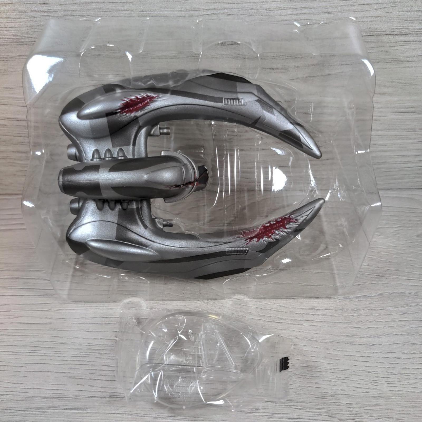 Loot Crate Exclusive Battlestar Galactica Cylon Raider 4.5" Scar Titan Model