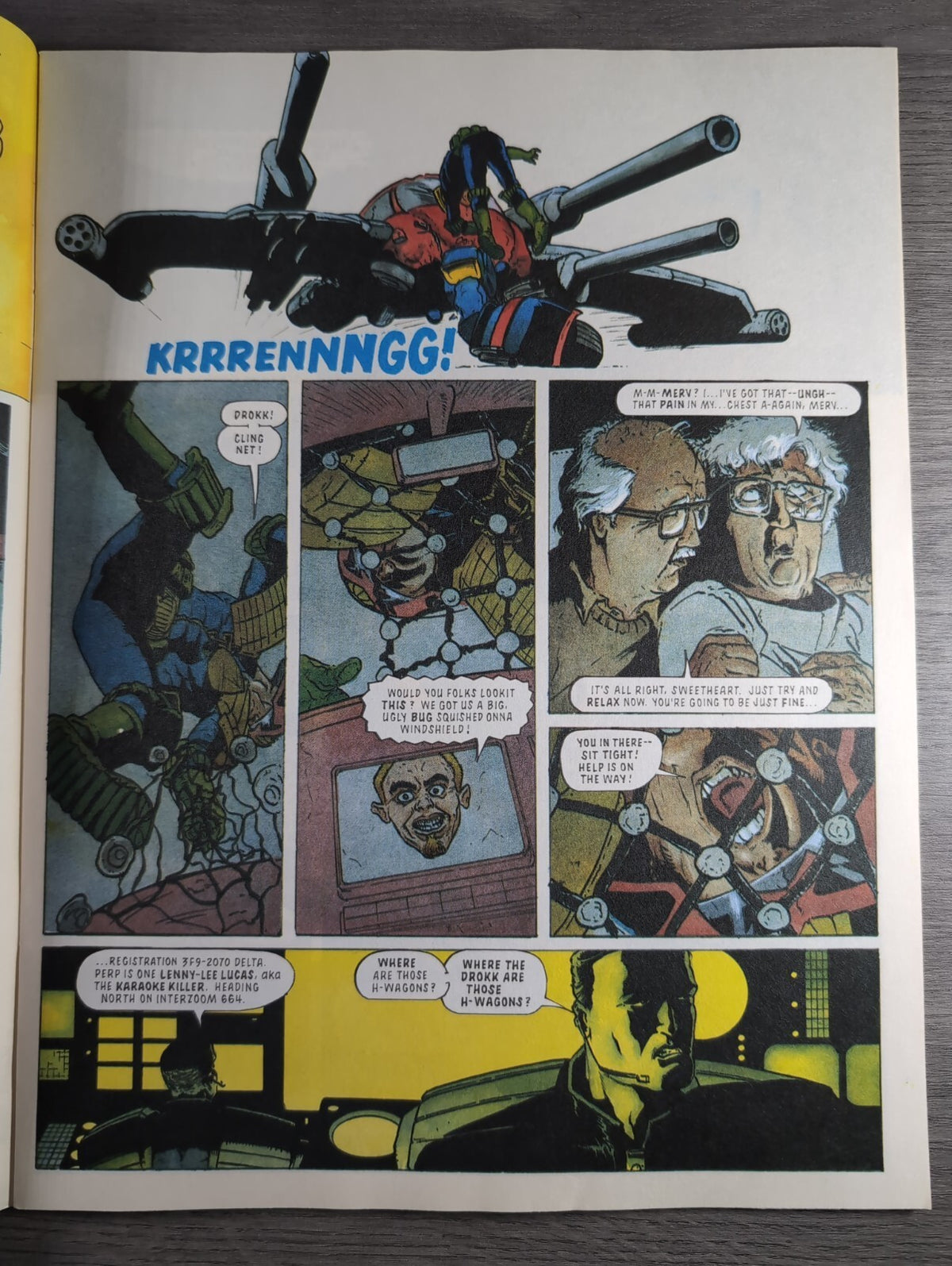 2000AD Prog 858 Featuring Judge Dredd Comic 23 Oct 1993 Vintage Retro Comic