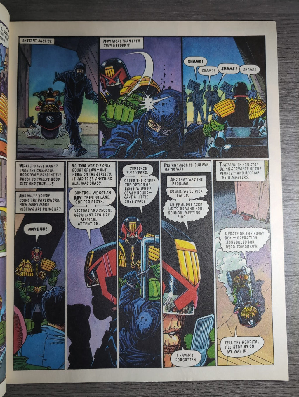 2000AD Prog 703 Featuring Judge Dredd Comic 3316 1990 Vintage Retro Comic