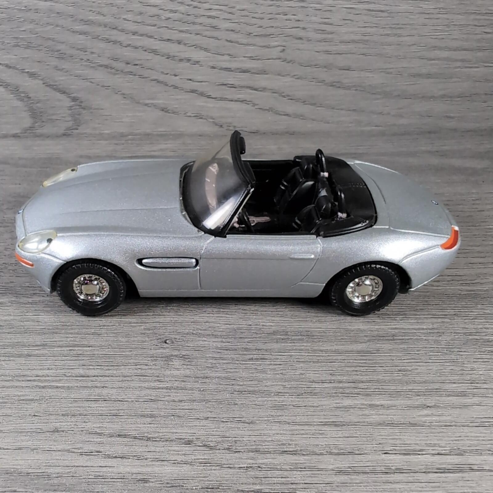 Corgi James Bond 007 BMW Z8 05001 The World Is Not Enough Die-Cast Model