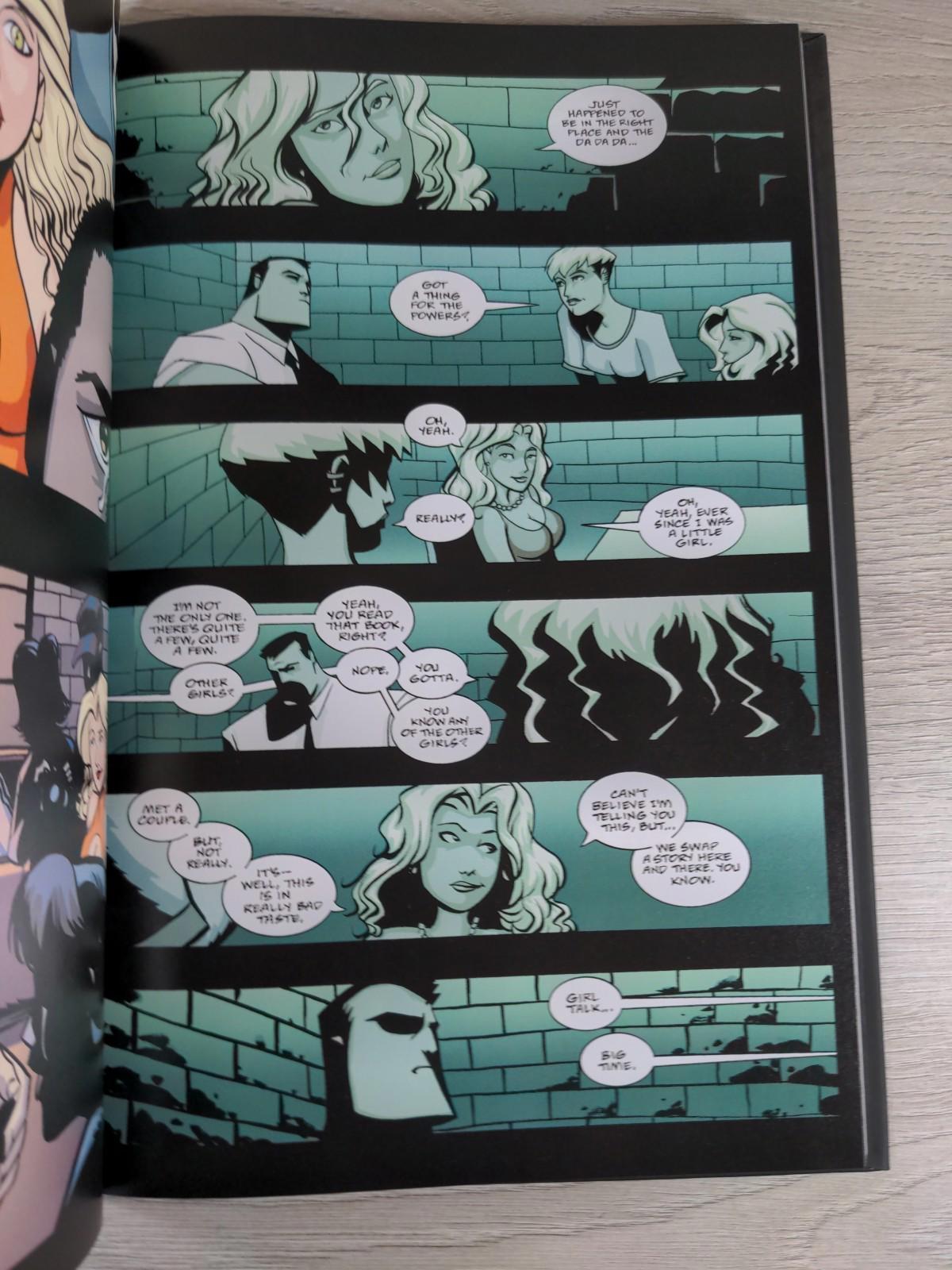 Powers Volume 3: Little Deaths by Brian M Bendis Icon Graphic Novel