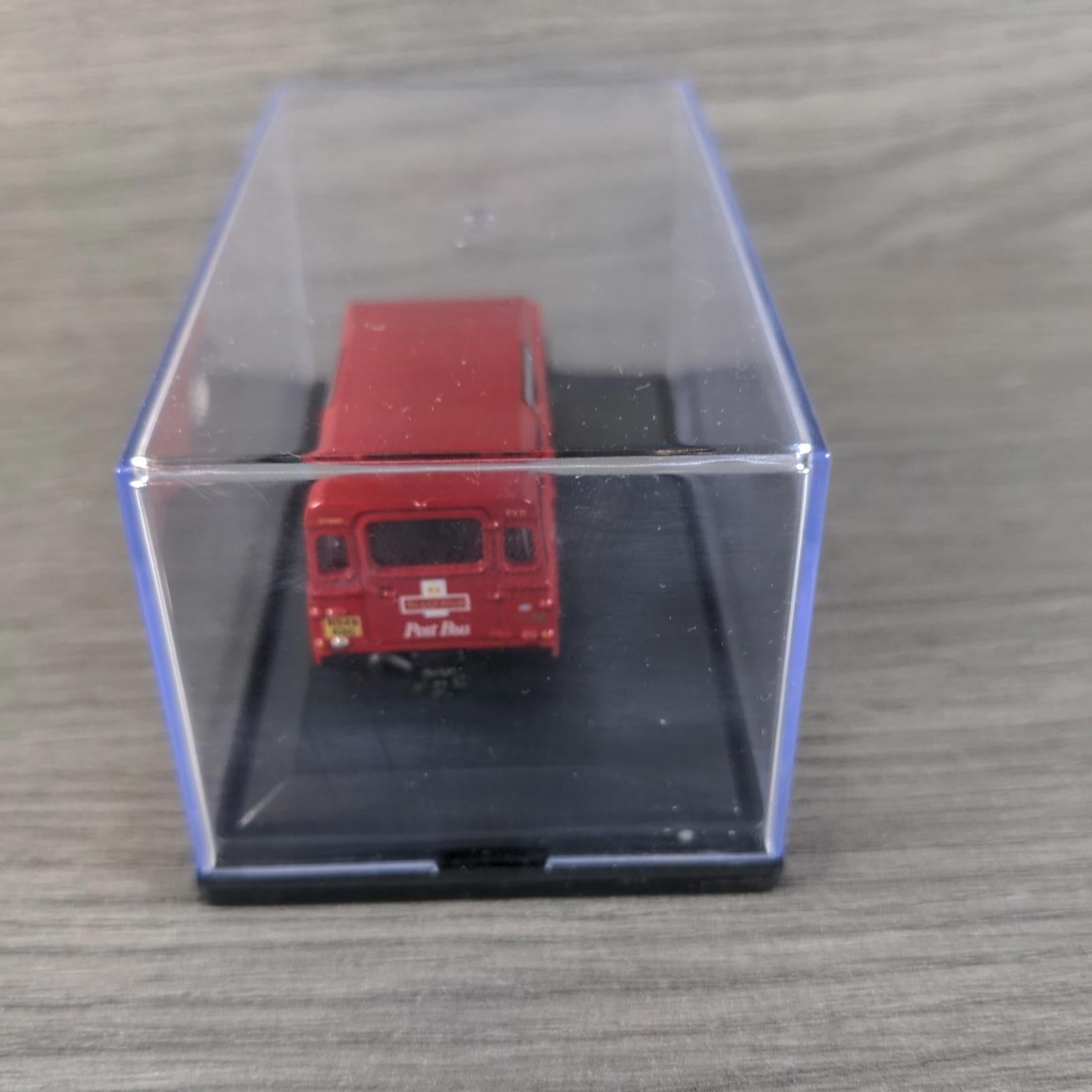 Oxford Commercials Royal Mail Land Rover Defender 1:76 Scale Die-Cast Model
