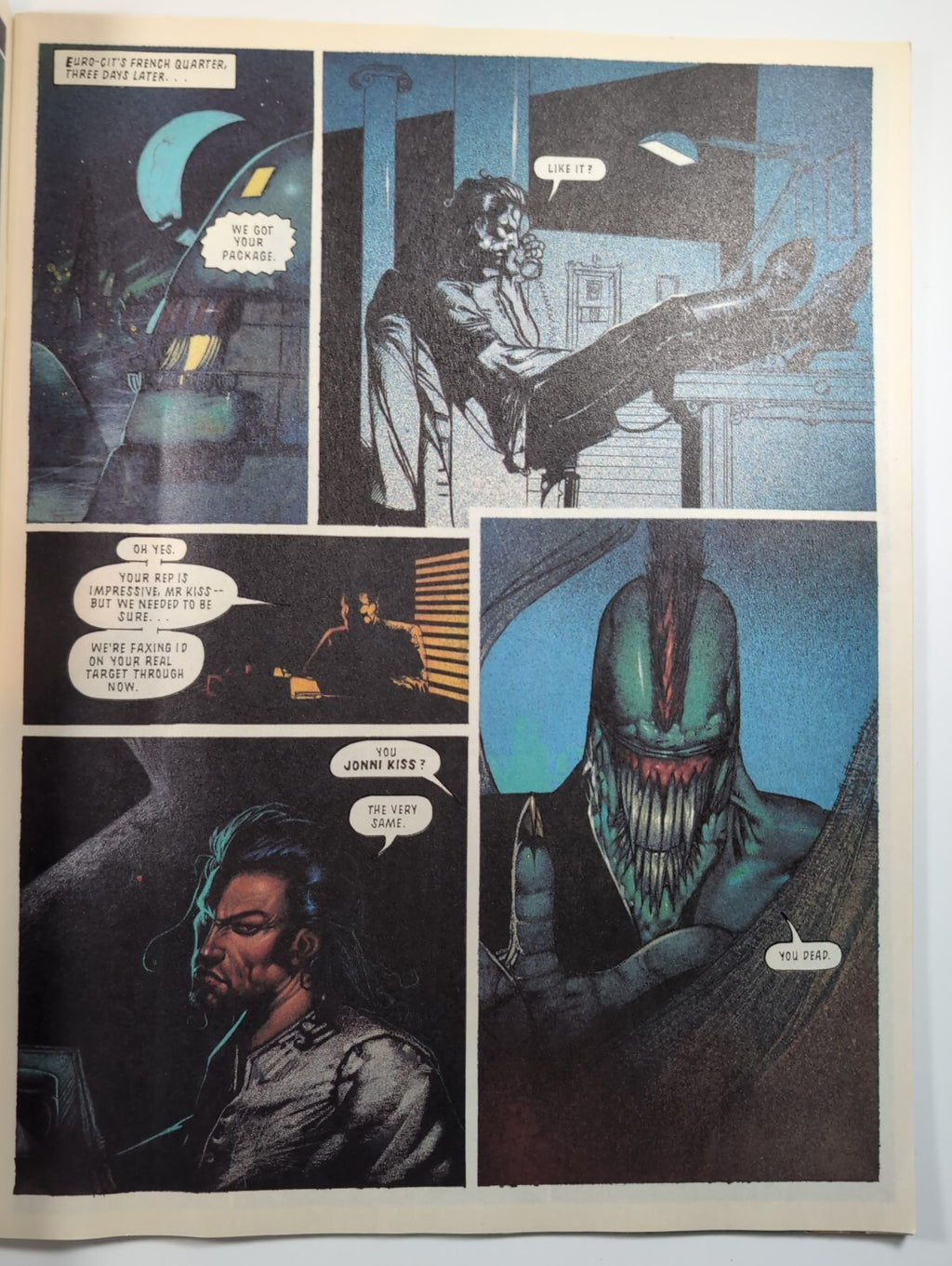 2000AD Prog 830 Featuring Judge Dredd Comic 10 Apr 1993 With Free Gift Attached