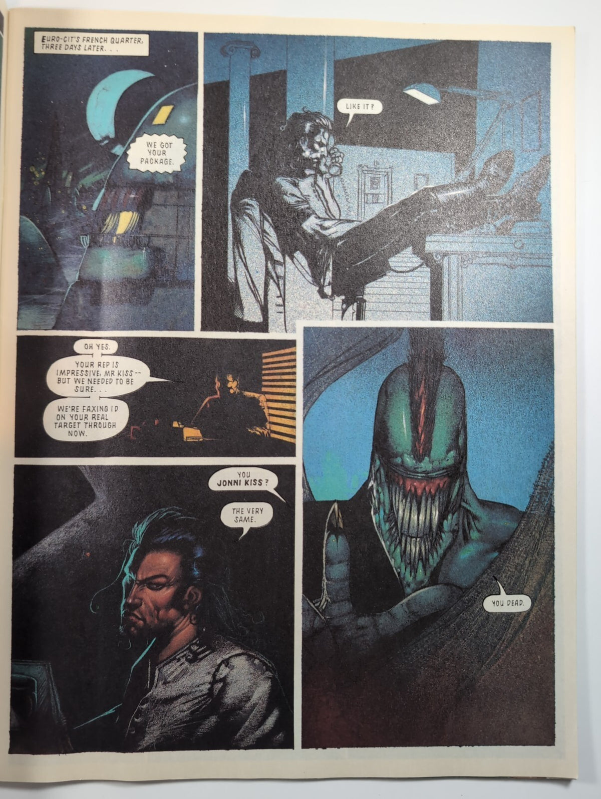 2000AD Prog 830 Featuring Judge Dredd Comic 10 Apr 1993 With Free Gift Attached