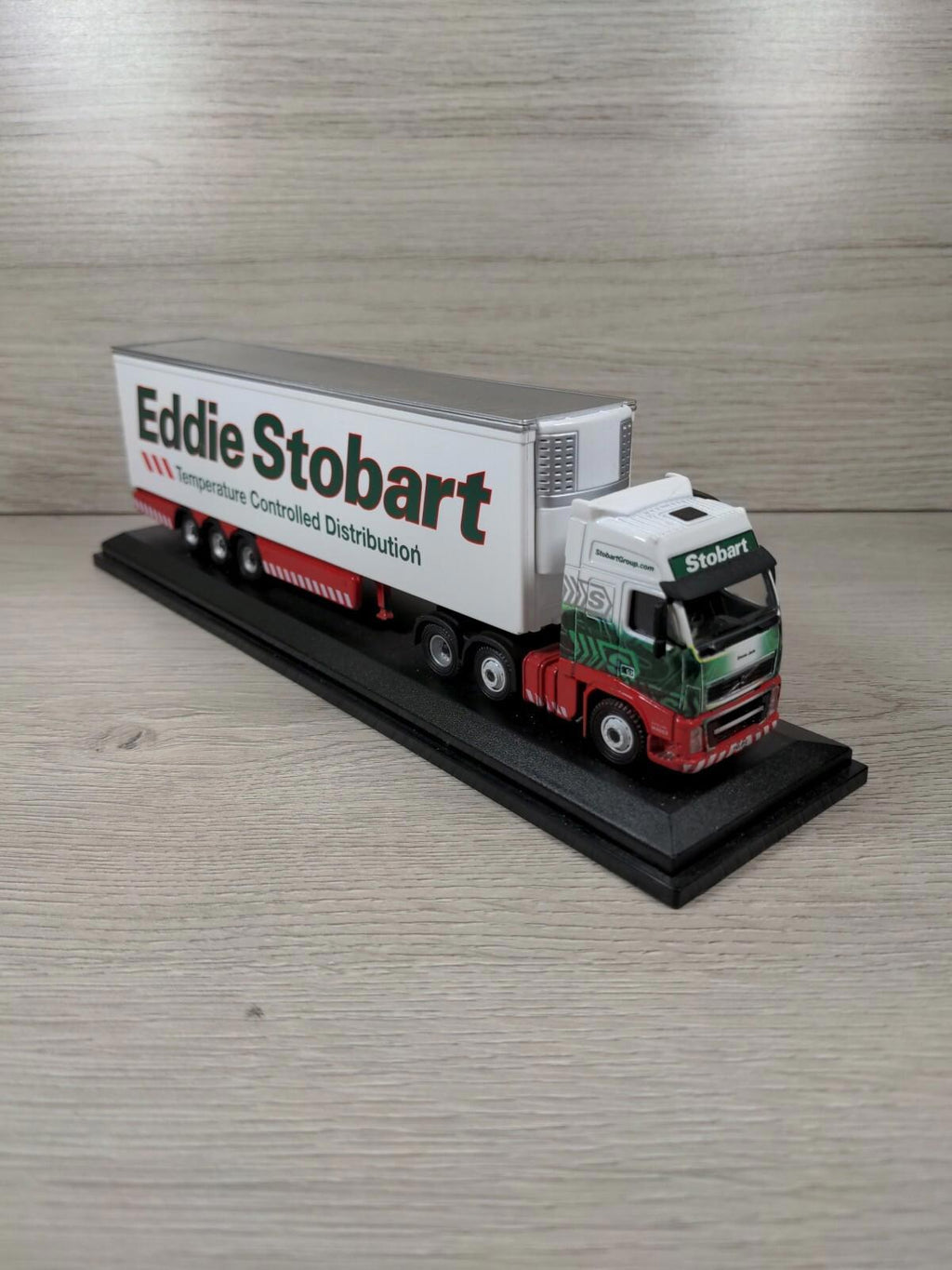 Atlas Editions Eddie Stobart Volvo FH Fridge Trailer - Emma Jade - H4663 Diecast