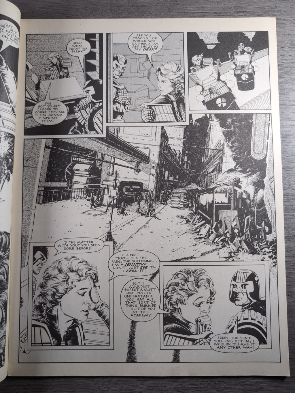 2000AD Prog 614 Featuring Judge Dread Comic 18th Feb 1989 Vintage Retro Comic