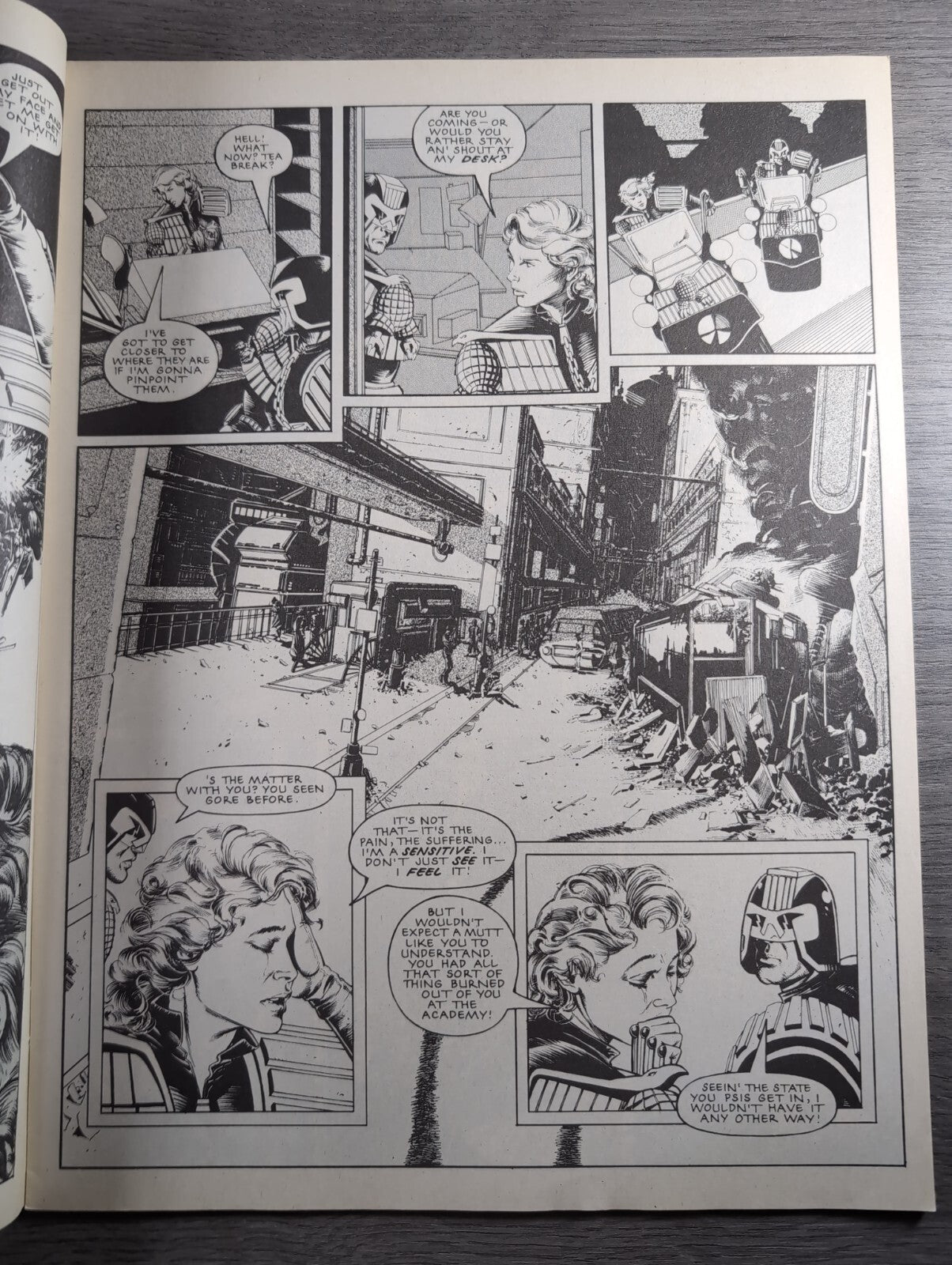 2000AD Prog 614 Featuring Judge Dread Comic 18th Feb 1989 Vintage Retro Comic