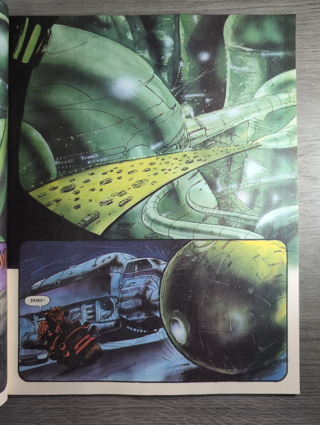 2000AD Prog 889 Featuring Judge Dredd Comic 27th May 1994 Vintage Retro Comic
