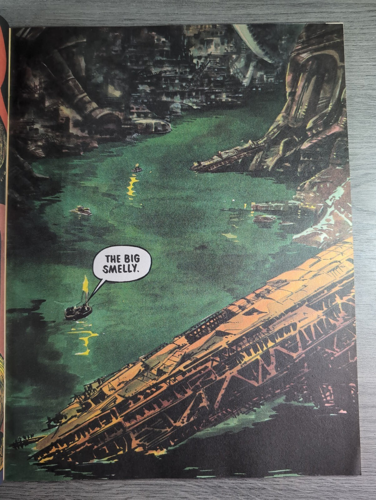 2000AD Prog 691 Featuring Judge Dredd Comic 11th Aug 1990 Vintage Retro Comic