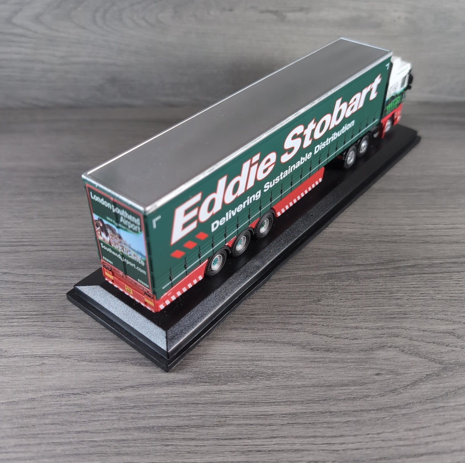 Atlas Editions Eddie Stobart DAF XF105 Space Cab Curtianside Ozzy Jude H113 1:76