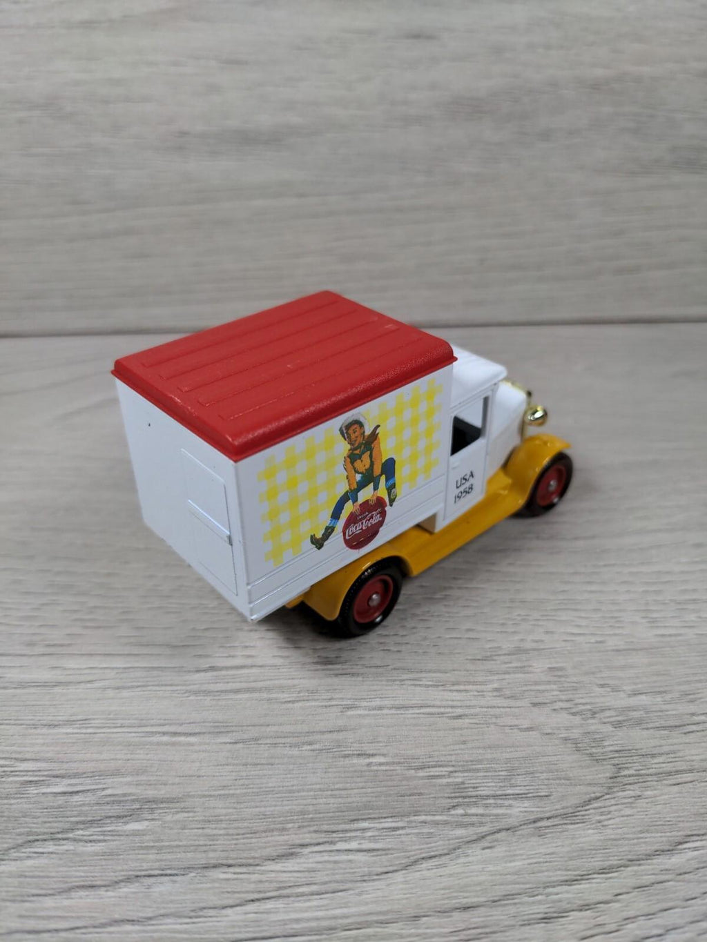 Lledo Coca Cola 1928 Chevrolet Box Van SL51000 Diecast  Model Van - Retrorama UK