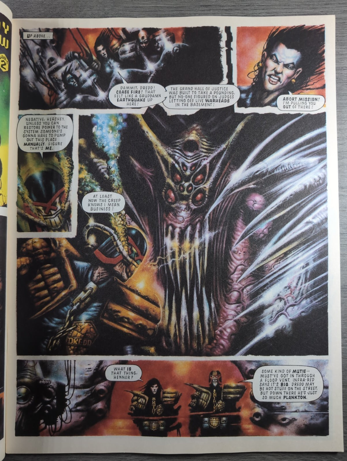 2000AD Prog 887 Featuring Judge Dredd Comic 13th May 1994 Vintage Retro Comic
