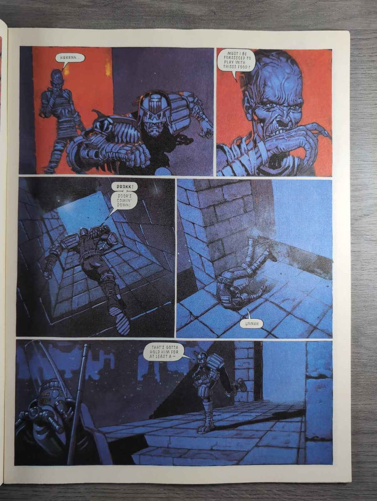 2000AD Prog 864 Featuring Judge Dredd Comic 4th Dec 1993 Vintage Retro Comic