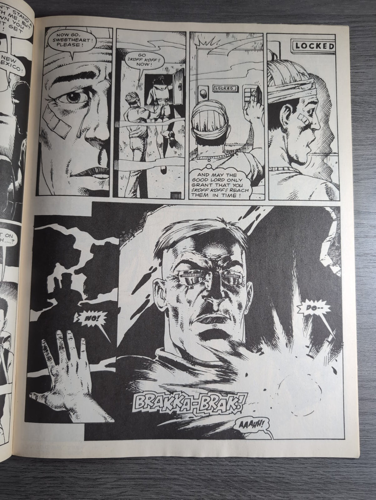 2000AD Prog 690 Featuring Judge Dredd Comic 4th August 1990 Vintage Retro Comic