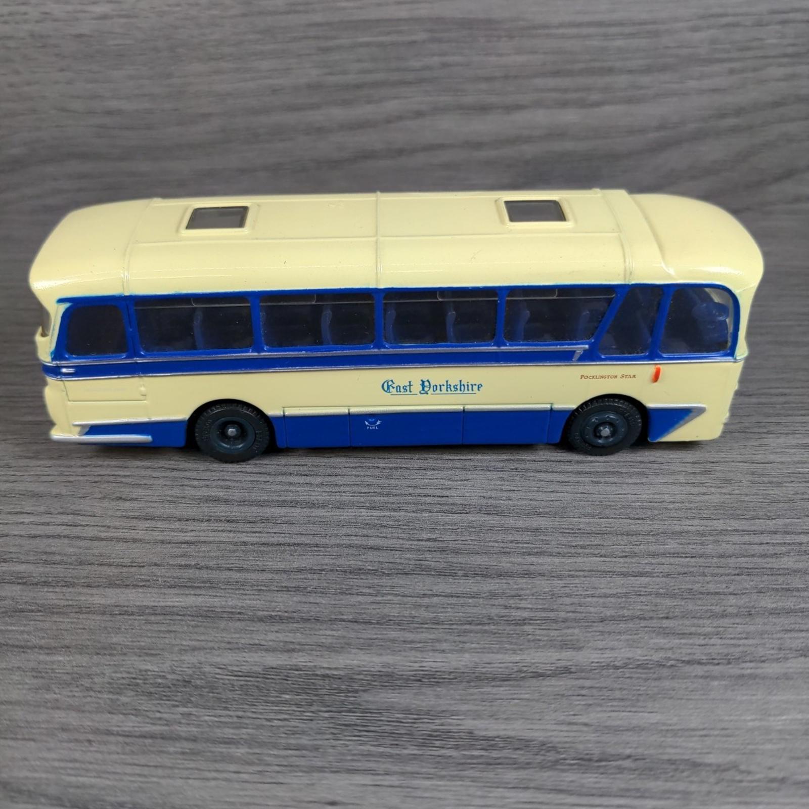 Exclusive First Editions EFE Cavalier Coach 12102 Diecast Model 1:76 Scale
